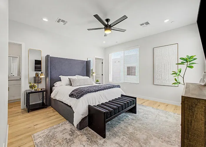 3br2.5ba W Garage Balcony *