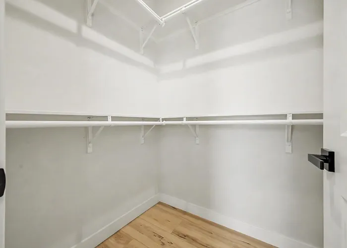 Villa 3br2.5ba W Garage Balcony Phoenix